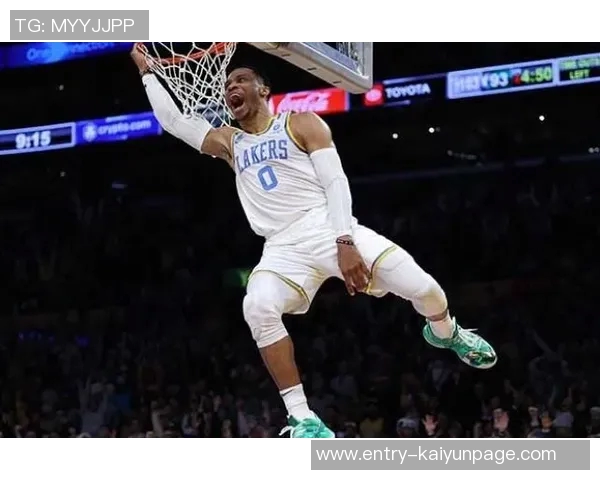 八村塁上半场表现低迷仅得两分球队陷入困境需寻找新战术调整