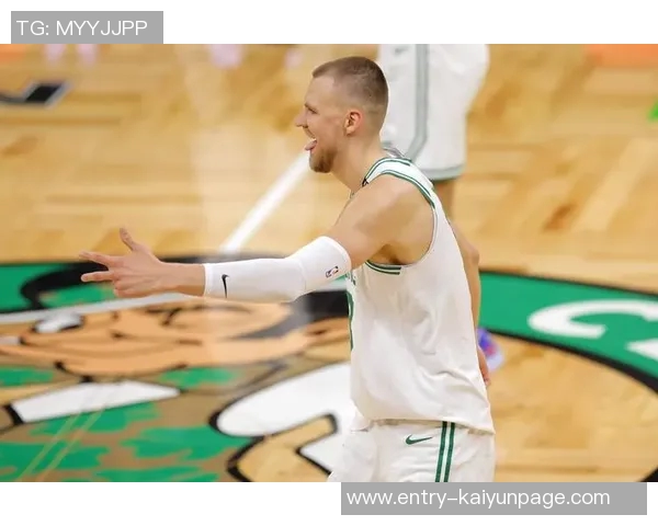 梅尔顿盛赞波津健康状态下的能力将令众多球队防守难题重重 梅尔顿盛赞波津健康状态下的能力将令众多球队防守难题重重